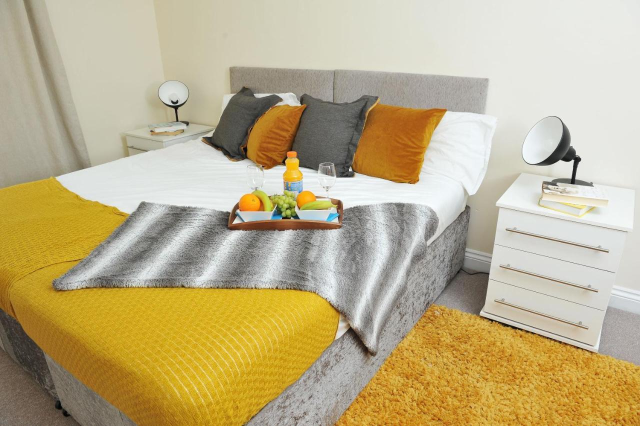 Hunters Wharf River View By Select Sa * Reading