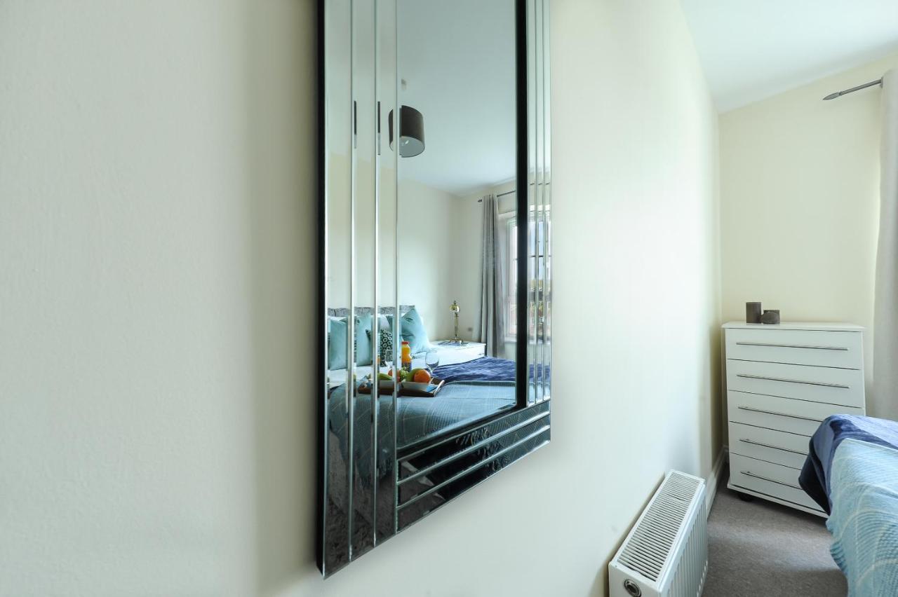 Hunters Wharf River View By Select Sa *